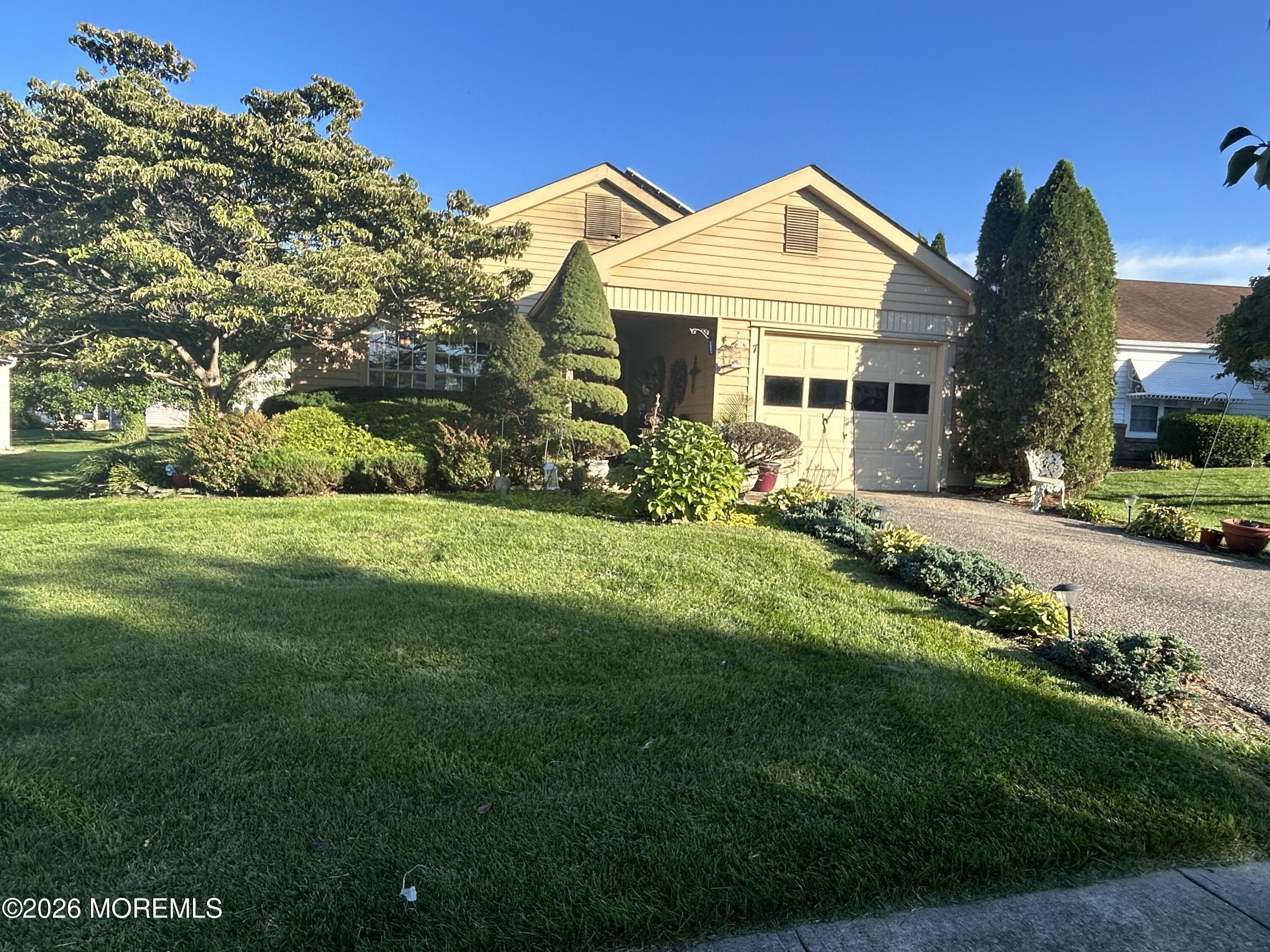 7 Reigate Lane Manchester NJ 08759