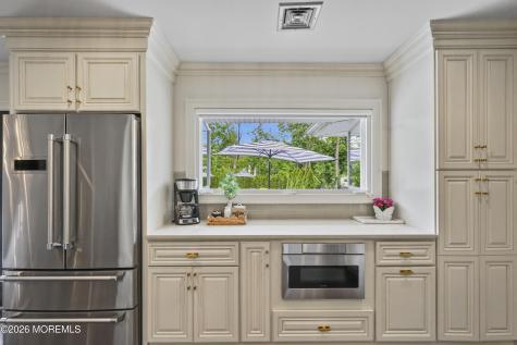 17 Ballantine Road Middletown NJ 07748
