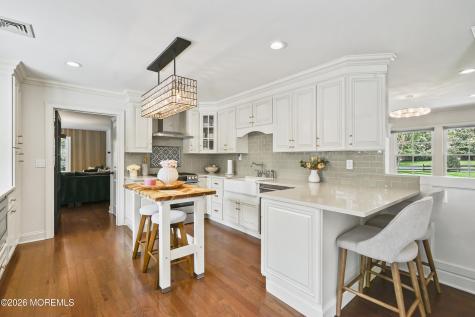 17 Ballantine Road Middletown NJ 07748
