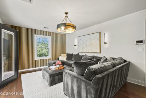 17 Ballantine Road Middletown NJ 07748