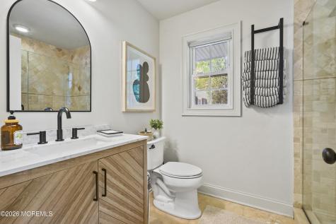 17 Ballantine Road Middletown NJ 07748