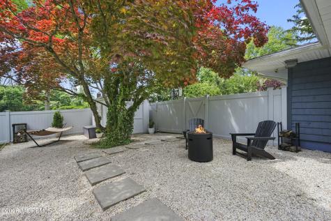 17 Ballantine Road Middletown NJ 07748