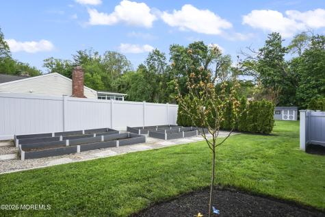 17 Ballantine Road Middletown NJ 07748
