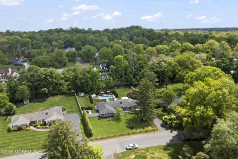 17 Ballantine Road Middletown NJ 07748