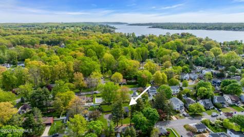 46 Balloch Place Red Bank NJ 07701