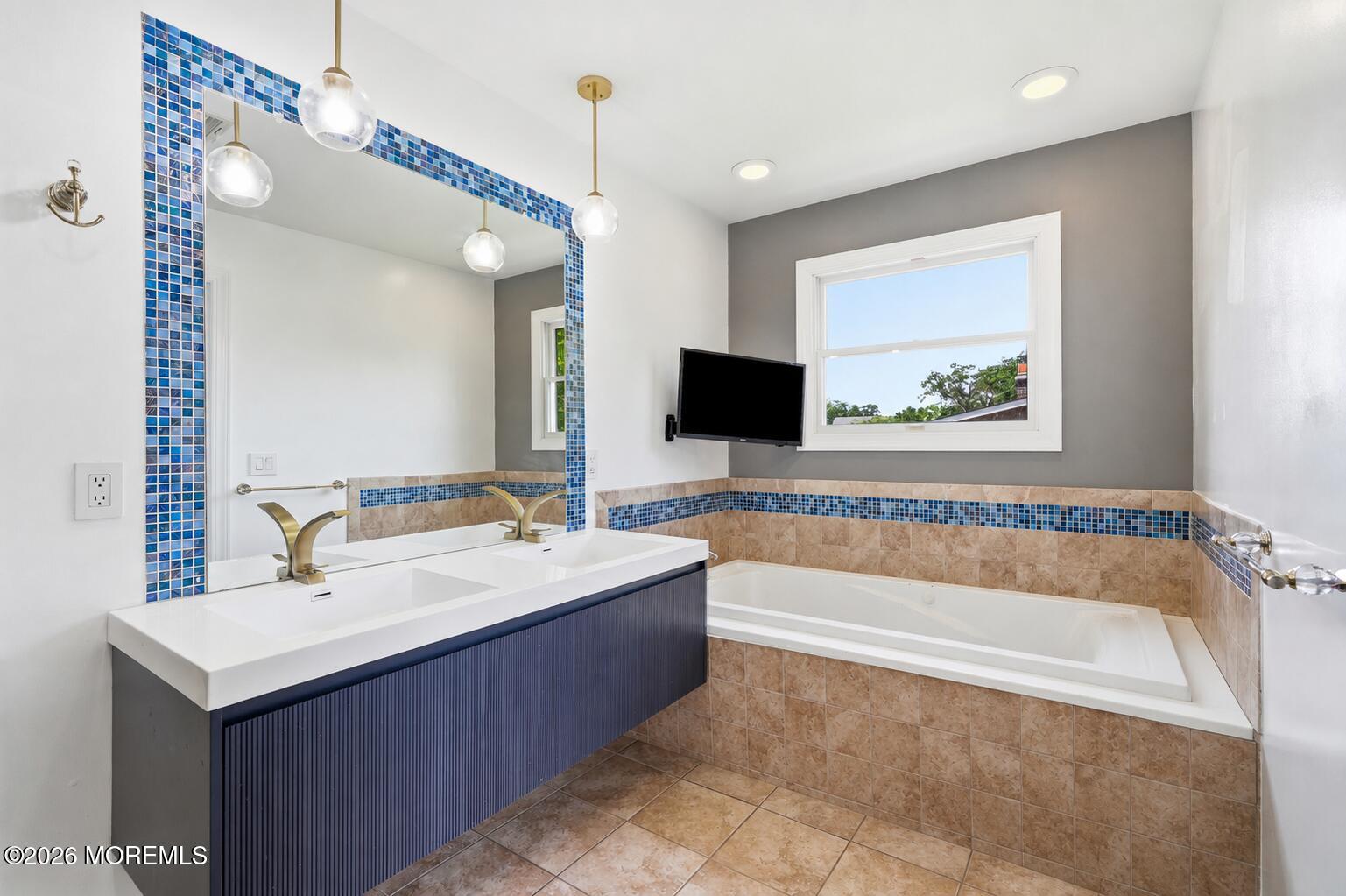 646 Compass Avenue Beachwood NJ 08722