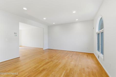 402 Twin Oaks Drive Lakewood NJ 08701