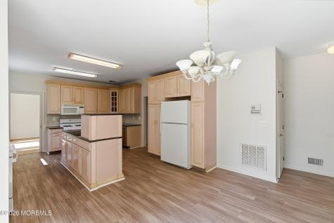 402 Twin Oaks Drive Lakewood NJ 08701
