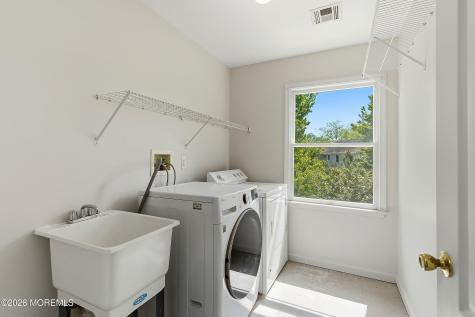 402 Twin Oaks Drive Lakewood NJ 08701