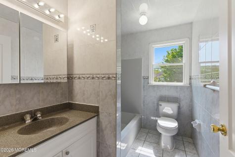 402 Twin Oaks Drive Lakewood NJ 08701