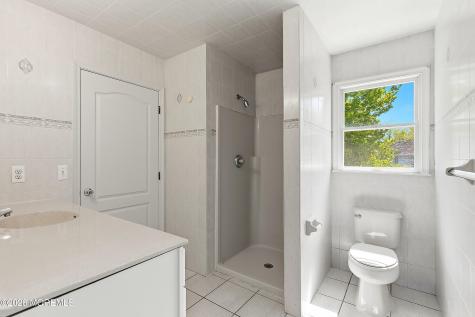 402 Twin Oaks Drive Lakewood NJ 08701