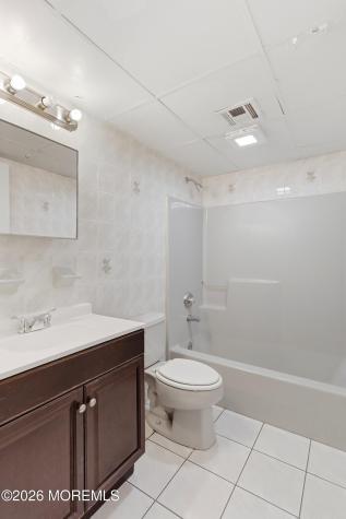 402 Twin Oaks Drive Lakewood NJ 08701