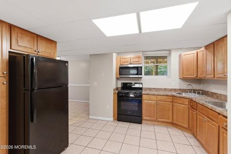 402 Twin Oaks Drive Lakewood NJ 08701