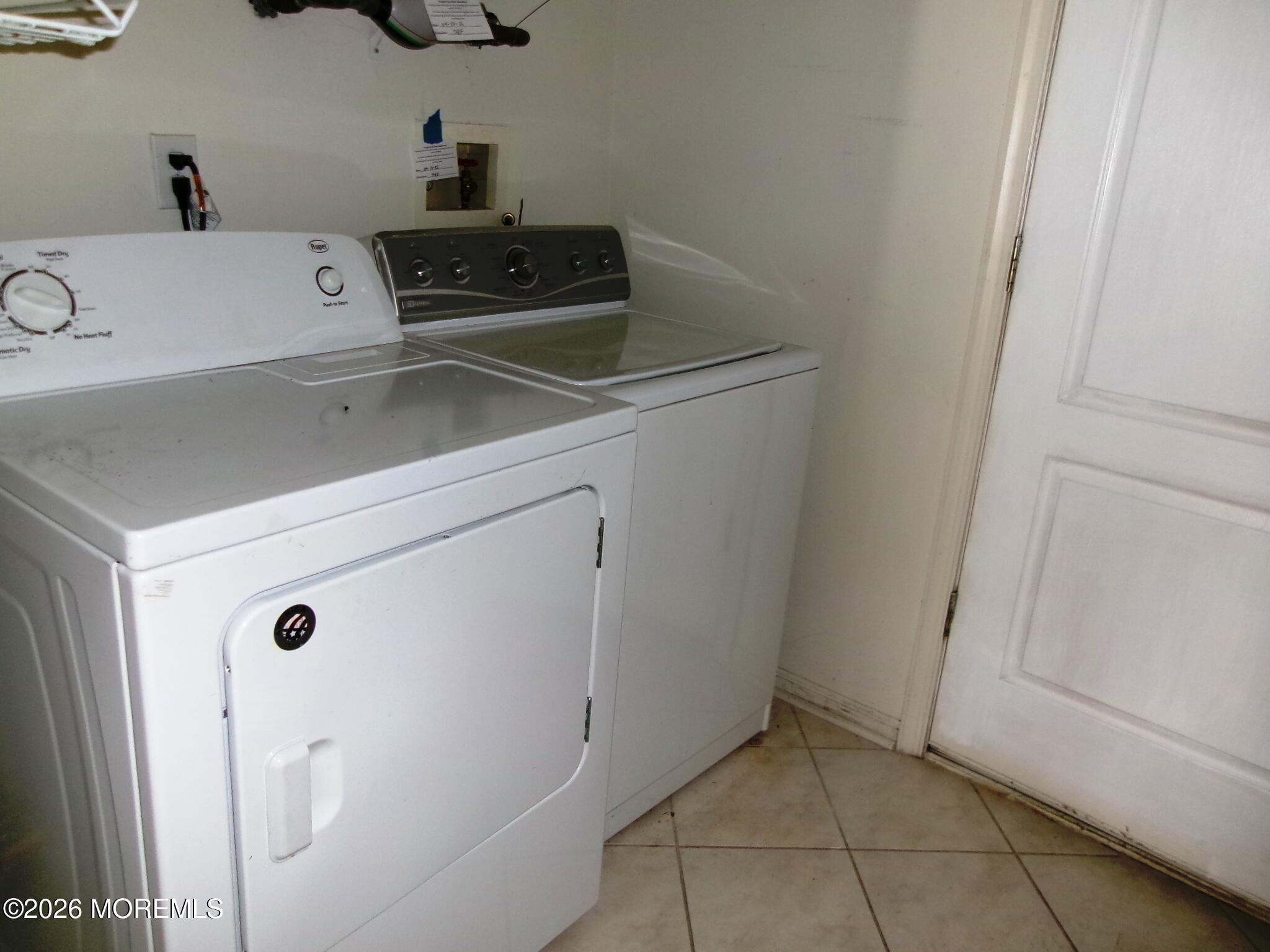 11 Sunnyfield Lane Lakewood NJ 08701