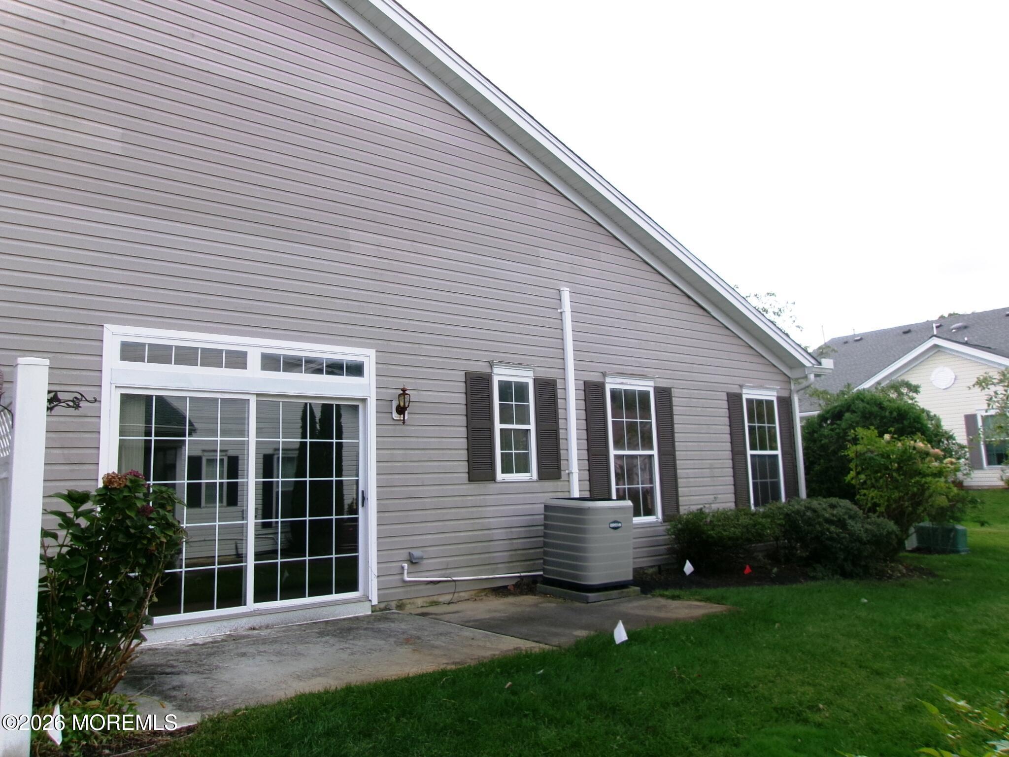 11 Sunnyfield Lane Lakewood NJ 08701