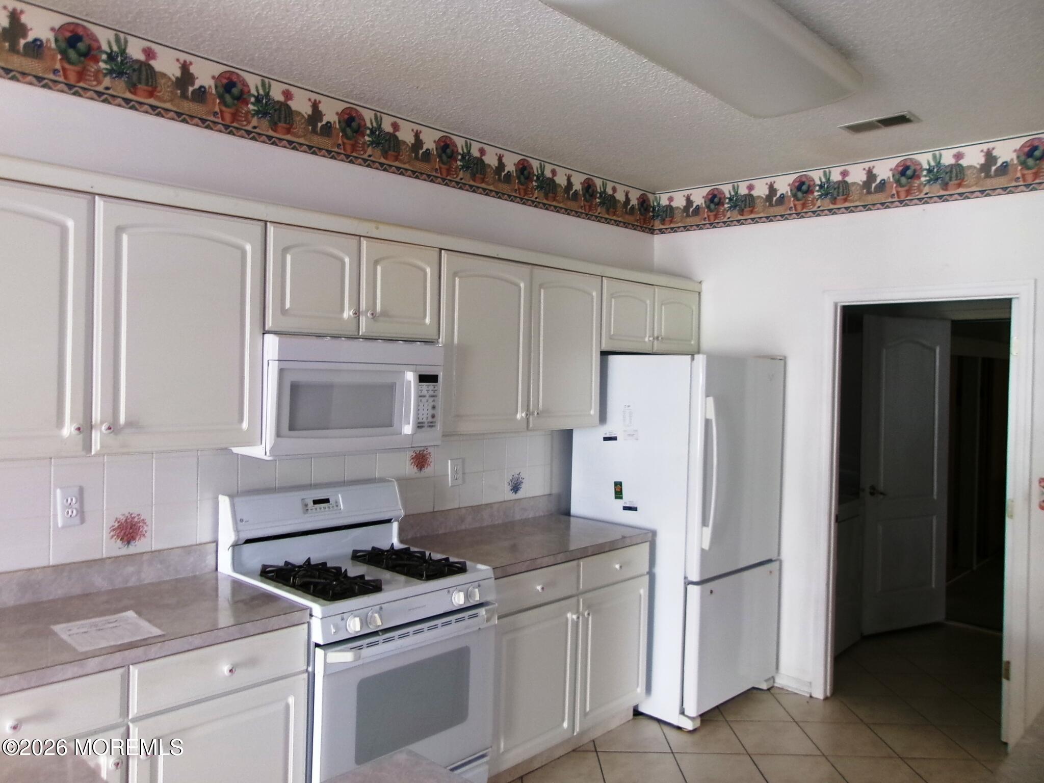 11 Sunnyfield Lane Lakewood NJ 08701