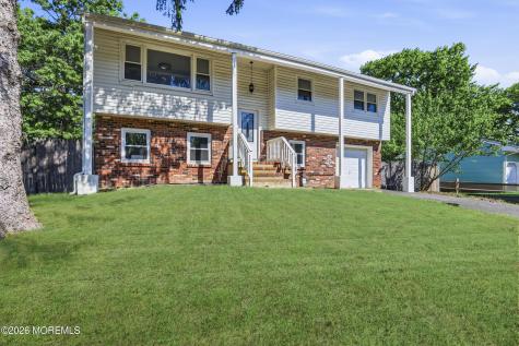 816 Berkeley Avenue Beachwood NJ 08722