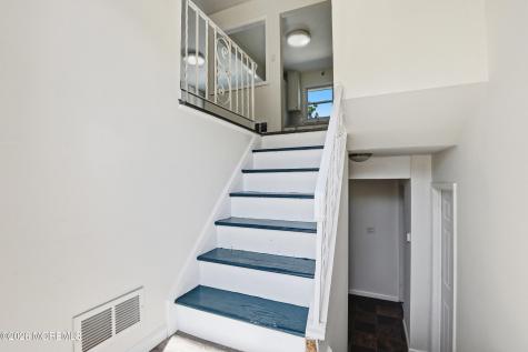 816 Berkeley Avenue Beachwood NJ 08722