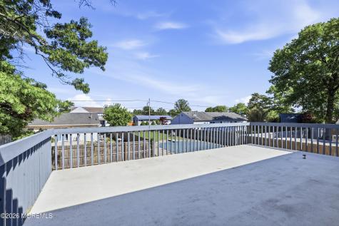 816 Berkeley Avenue Beachwood NJ 08722