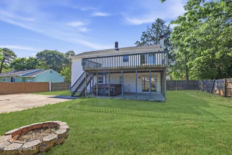 816 Berkeley Avenue Beachwood NJ 08722