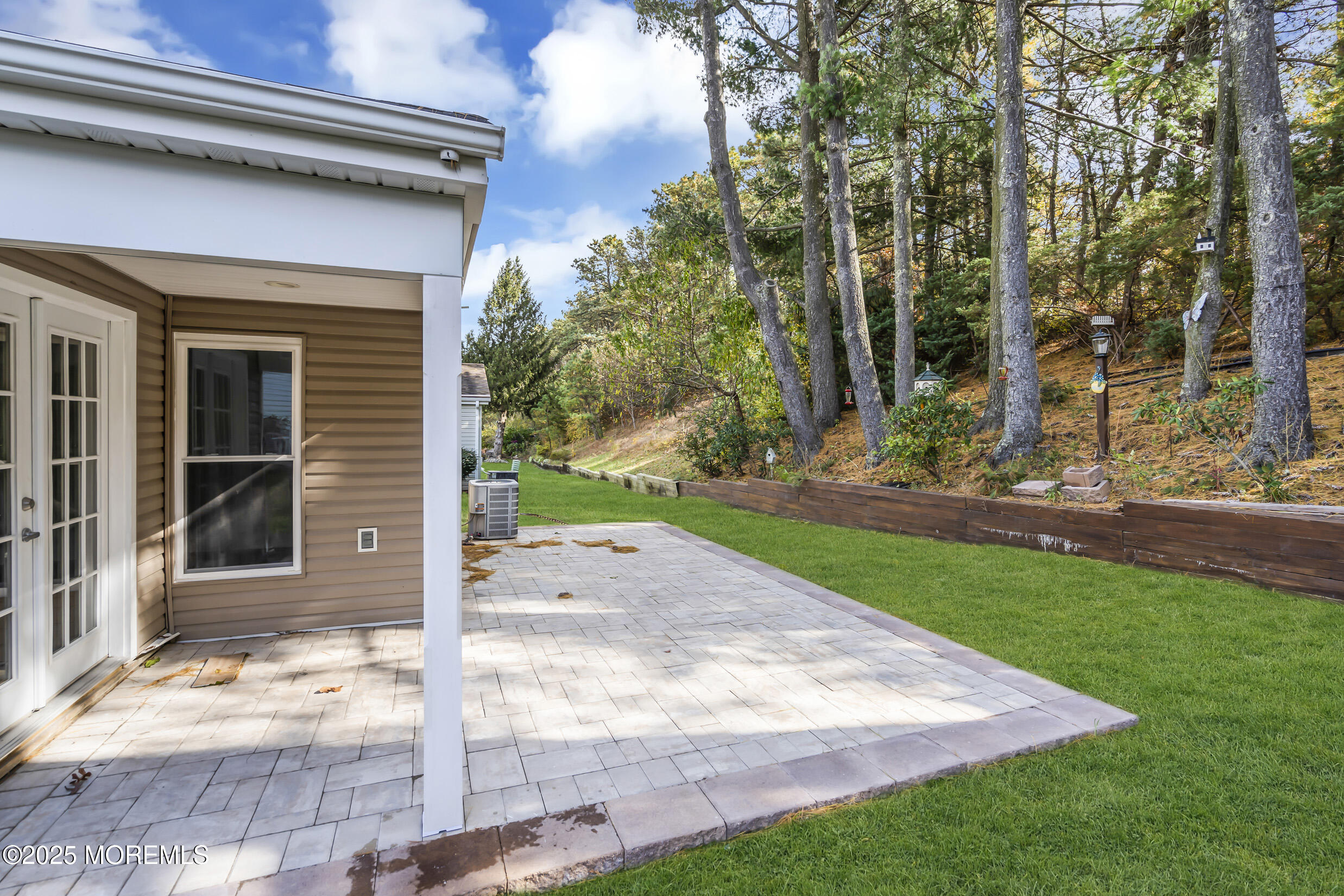 15 Maidstone Way Manchester NJ 08759