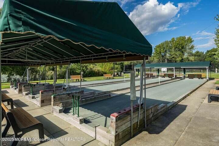 15 Maidstone Way Manchester NJ 08759