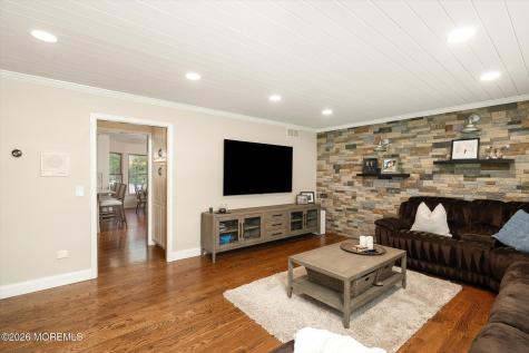 83 Oak Glen Road Howell NJ 07731