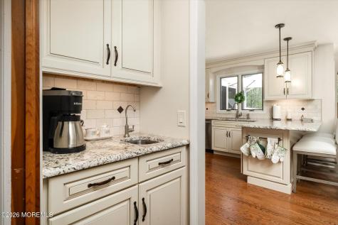83 Oak Glen Road Howell NJ 07731