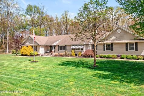 83 Oak Glen Road Howell NJ 07731