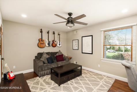 83 Oak Glen Road Howell NJ 07731