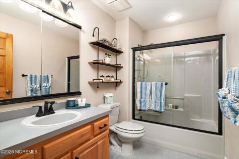 83 Oak Glen Road Howell NJ 07731