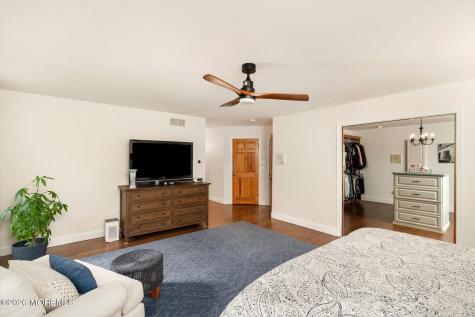 83 Oak Glen Road Howell NJ 07731
