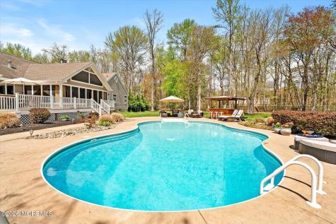 83 Oak Glen Road Howell NJ 07731