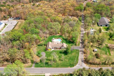 83 Oak Glen Road Howell NJ 07731