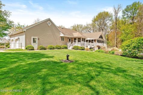 83 Oak Glen Road Howell NJ 07731
