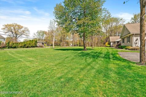 83 Oak Glen Road Howell NJ 07731