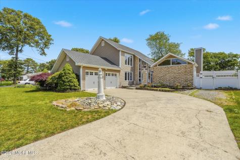 14 Scheiber Drive Brick NJ 08723