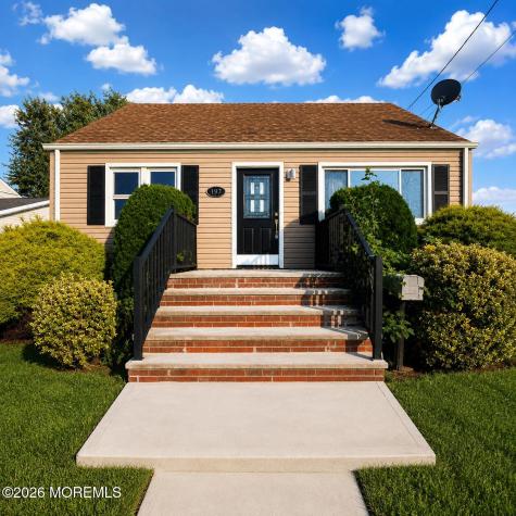 197 Delaware Avenue Cliffwood NJ 07721