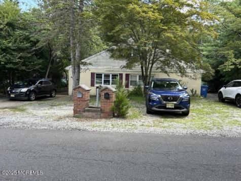 401-403 Glenn Road Jackson NJ 08527