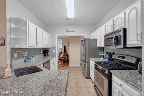 64 Symphony Avenue Bayville NJ 08721