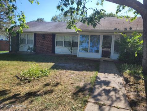 929A Thornhill Court Lakewood NJ 08701