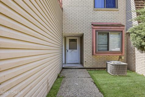 16 Woodlake Drive Lakewood NJ 08701