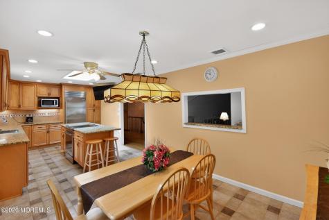 17 Point O Woods Road Middletown NJ 07748