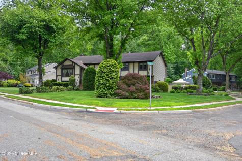 17 Point O Woods Road Middletown NJ 07748