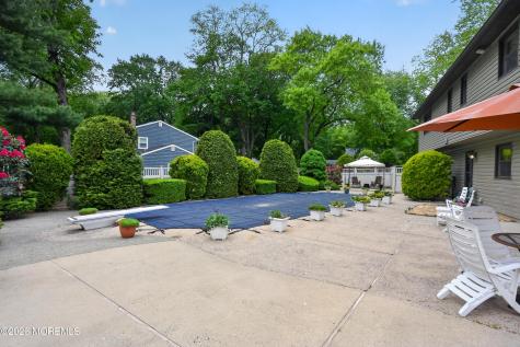 17 Point O Woods Road Middletown NJ 07748