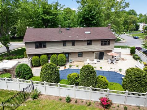 17 Point O Woods Road Middletown NJ 07748