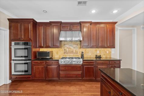 55 Hedgerow Lane Manalapan NJ 07726