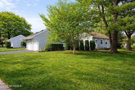 71 Patrick Henry Square Freehold NJ 07728