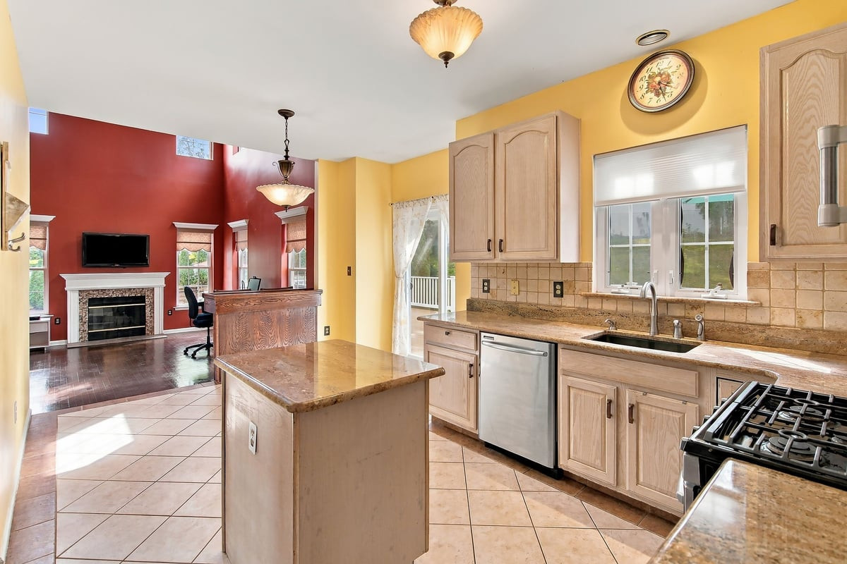 28 Violet Circle Howell NJ 07731