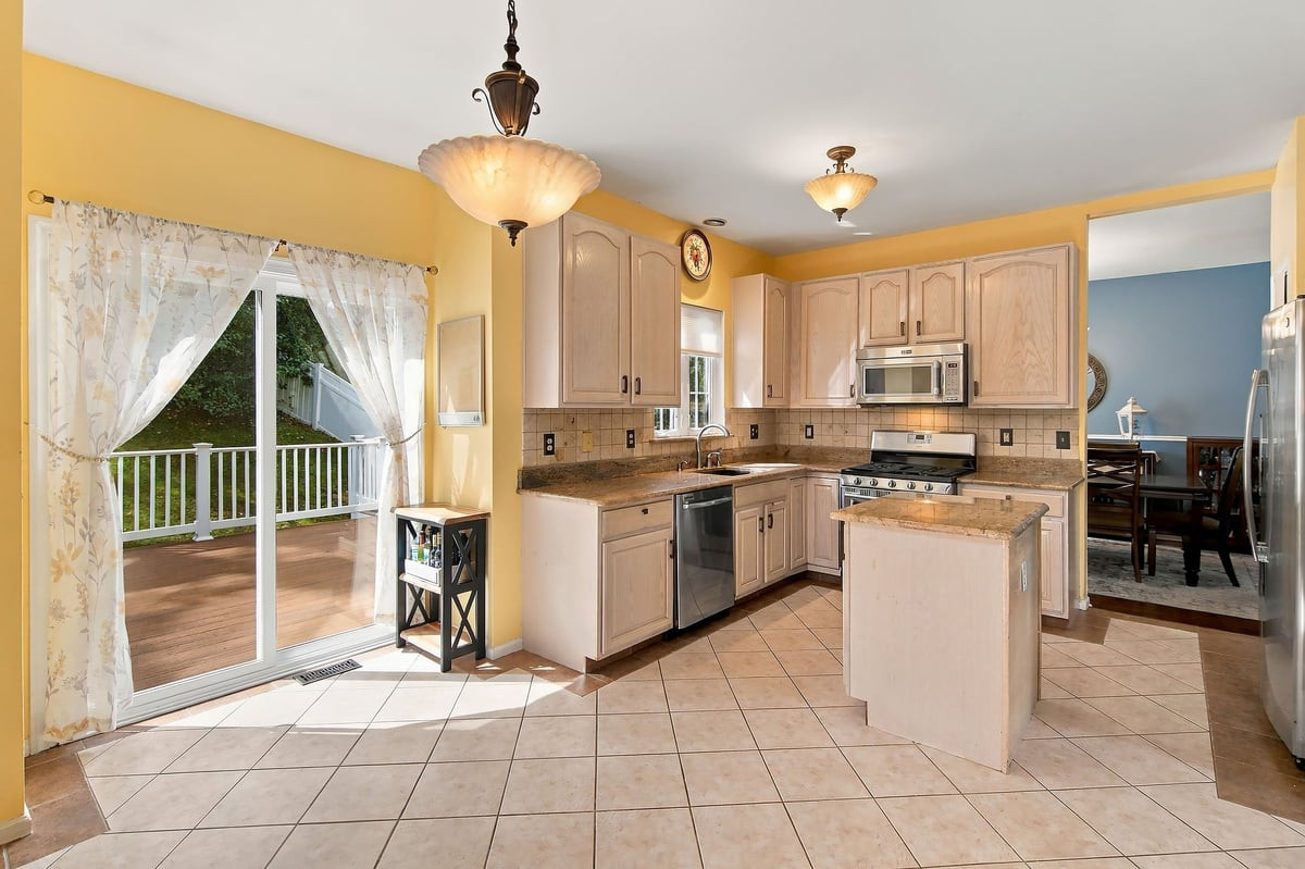 28 Violet Circle Howell NJ 07731